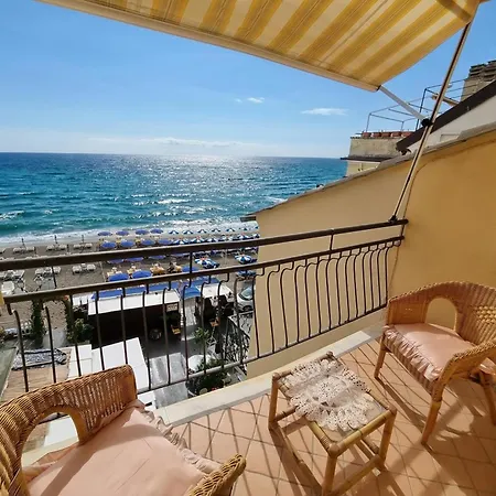 Apartment Il Bijou Di Rossella - Front- Happy Alassio