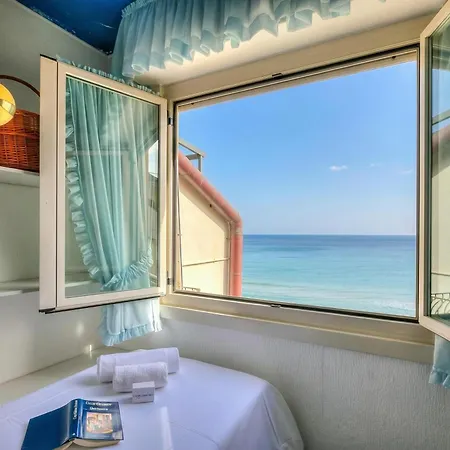 Apartment Il Bijou Di Rossella - Front- Happy