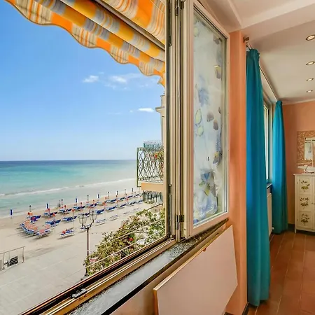 Il Bijou Di Rossella - Beach Front Duplex with Balcony - Happy Rentals *