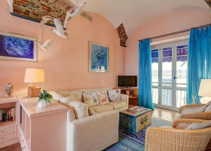 Ala - Il Bijou Di Rossella - Front- Happy