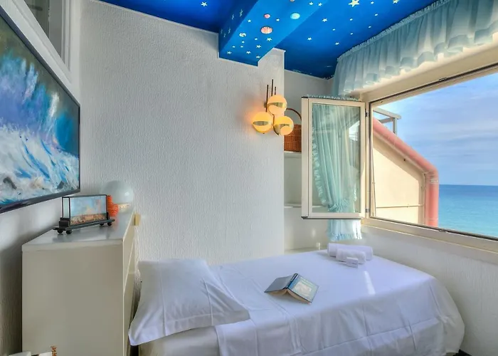 Ala - Il Bijou Di Rossella - Front- Happy