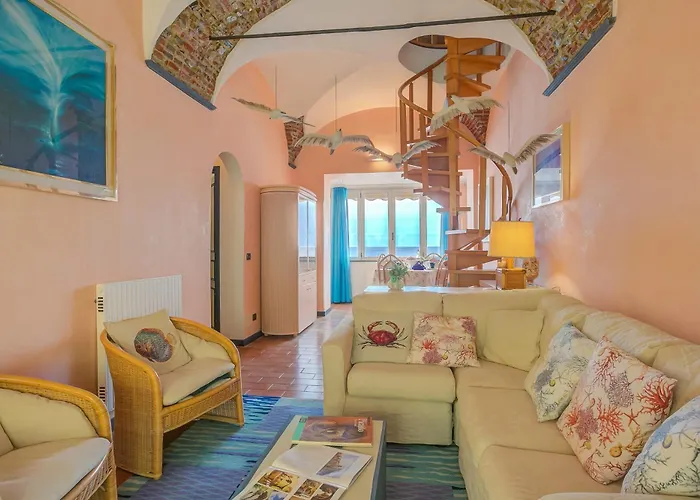 Ala - Il Bijou Di Rossella - Front- Happy Appartement Alassio